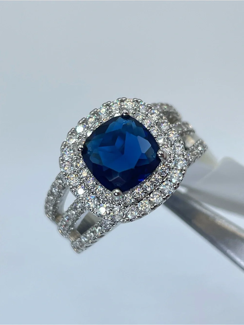 Swarovski Crystal Elements Sapphire Blue Crystal Halo Statement Ring Size 8